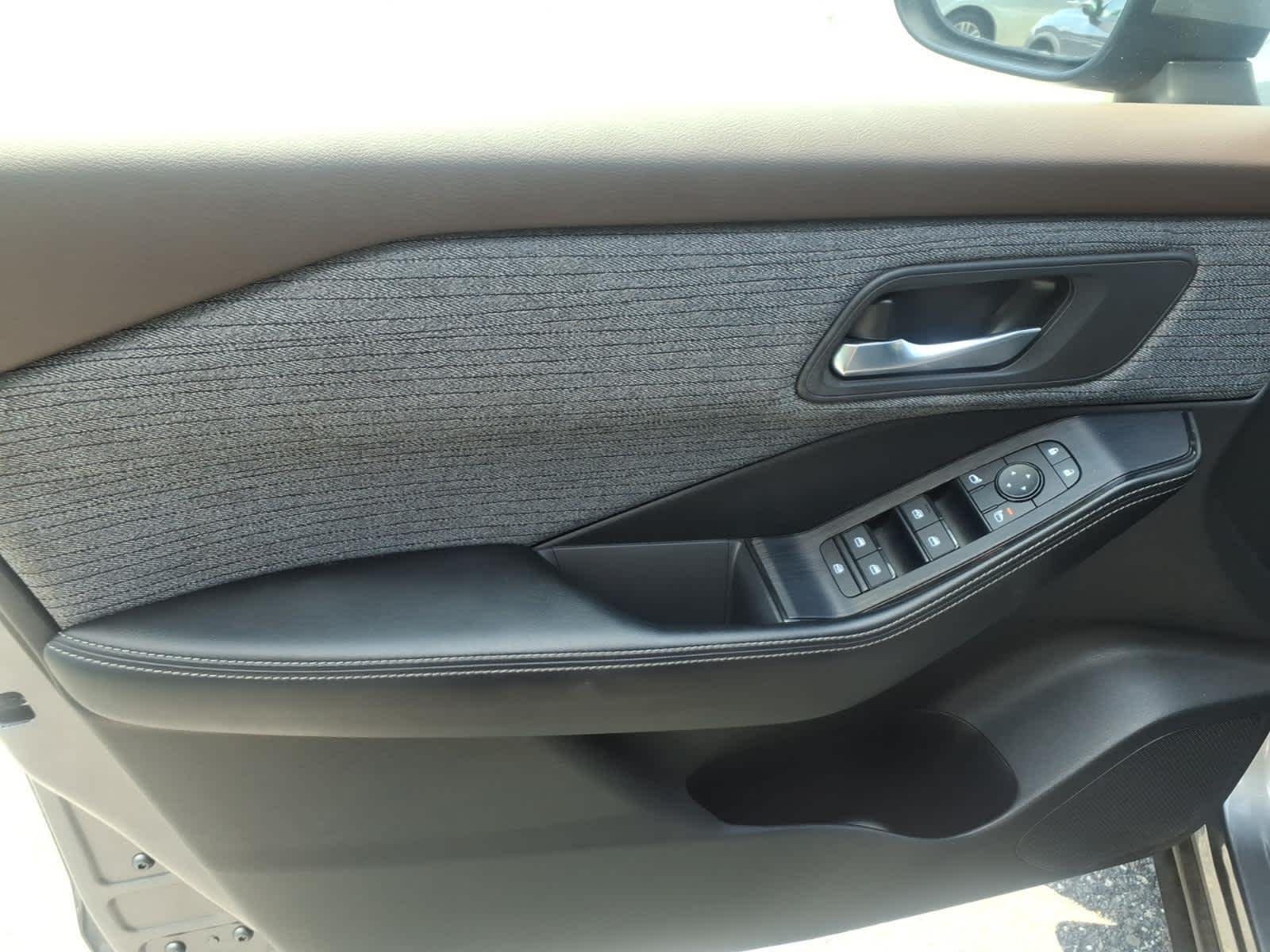 Certified Used 2023 Gun Metallic Nissan SV image 16