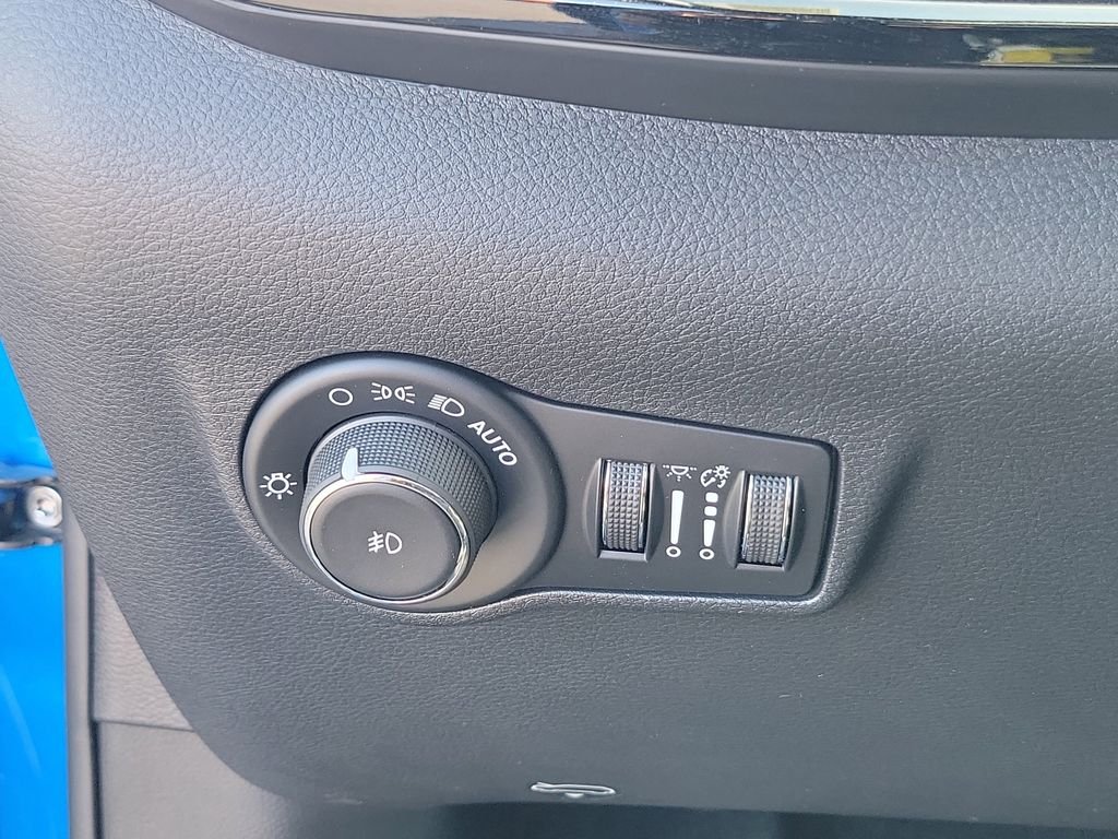 New 2026 Hydro Blue Pearlcoat Jeep Limited image 22