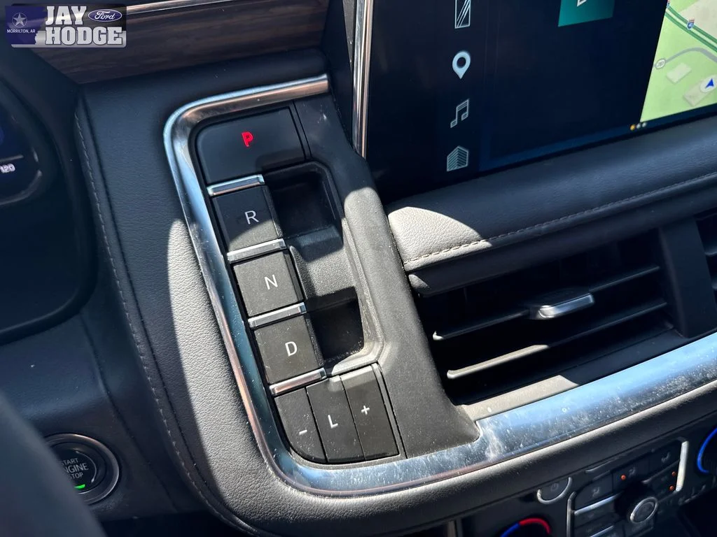 Used 2023 Iridescent Pearl Tricoat Chevrolet High Country image 19