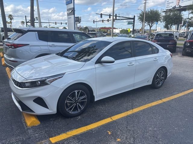 2023 Kia Forte LXS AT's photo