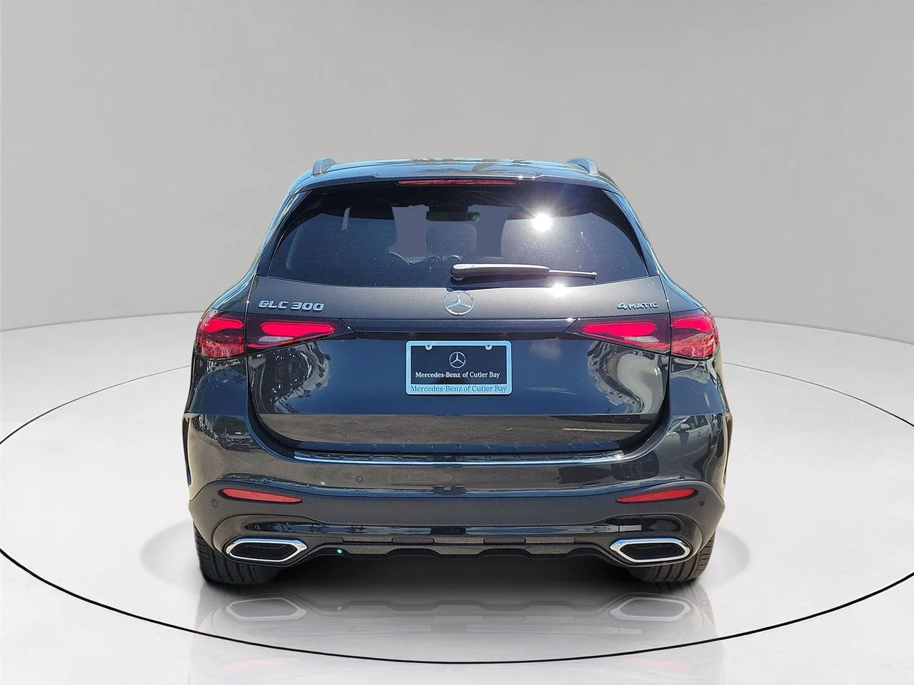New 2027 Graphite Grey Metallic Mercedes-Benz GLC 300 image 5
