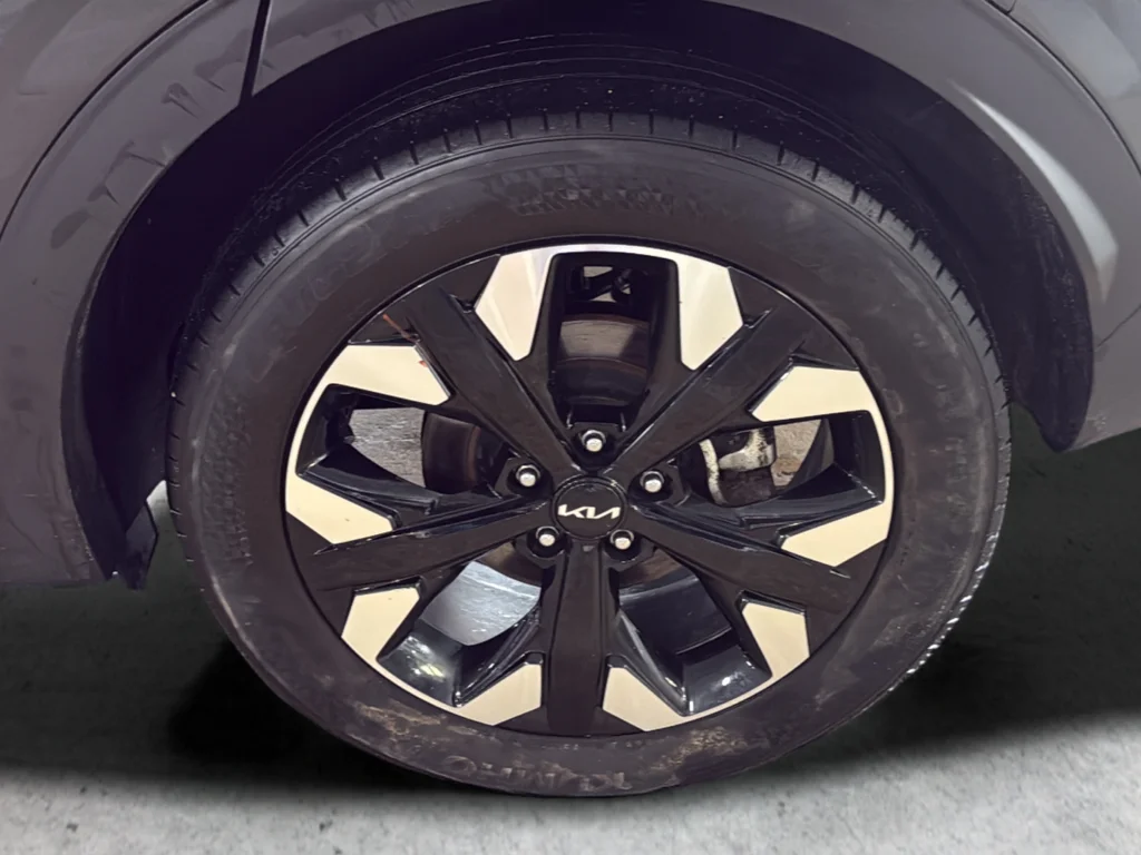 Used 2024 Gray Kia X-Line image 9