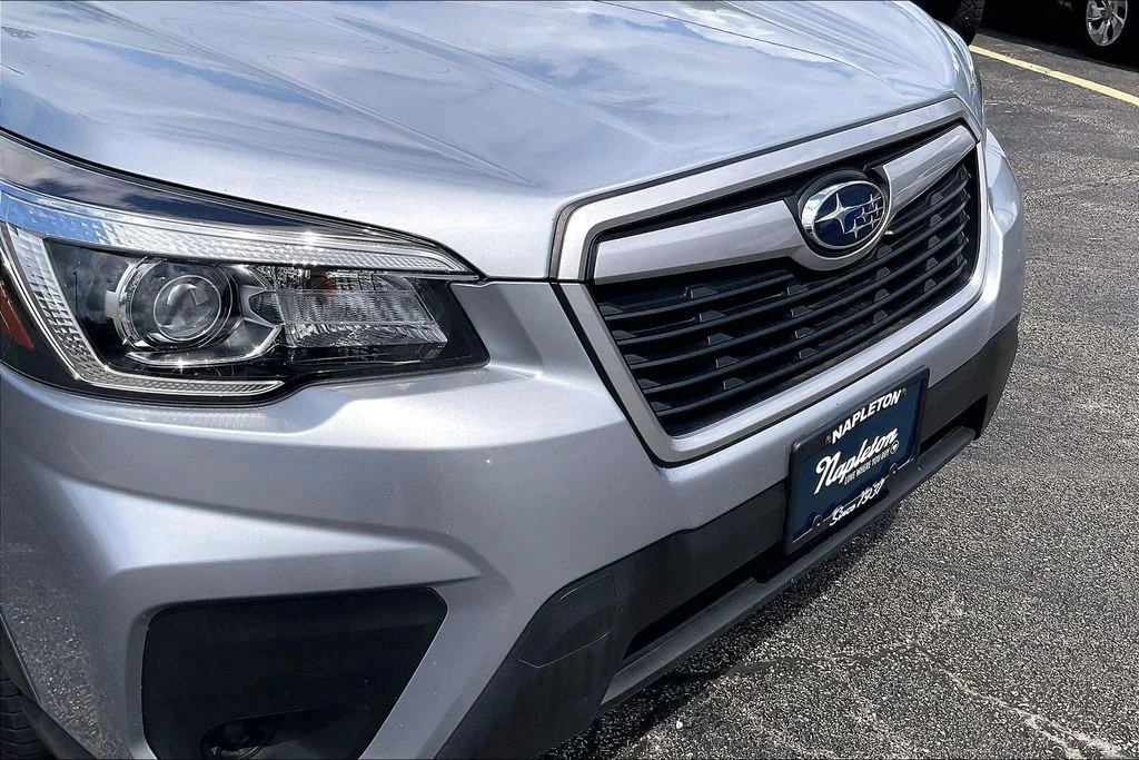 Used 2019 Silver Subaru Base image 34