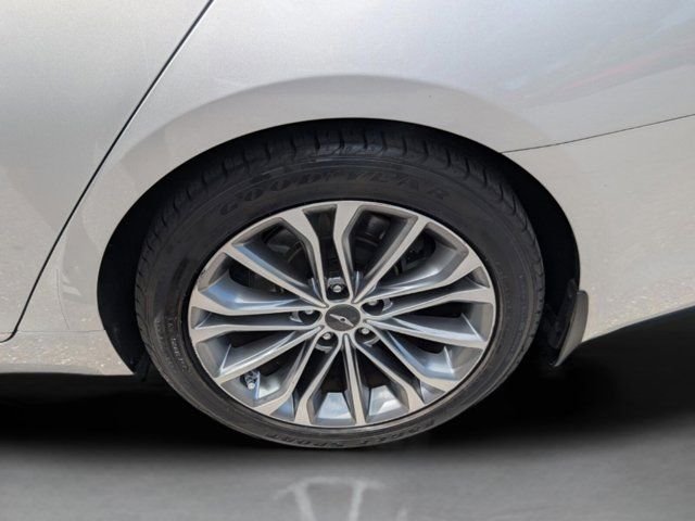Used 2017 Silver Genesis 3.8 image 31