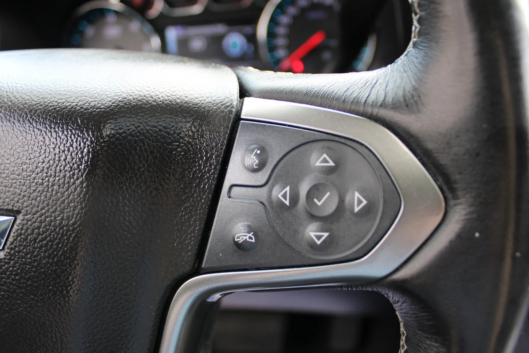 Used 2020 Black Chevrolet 2WD 4dr Premier image 11