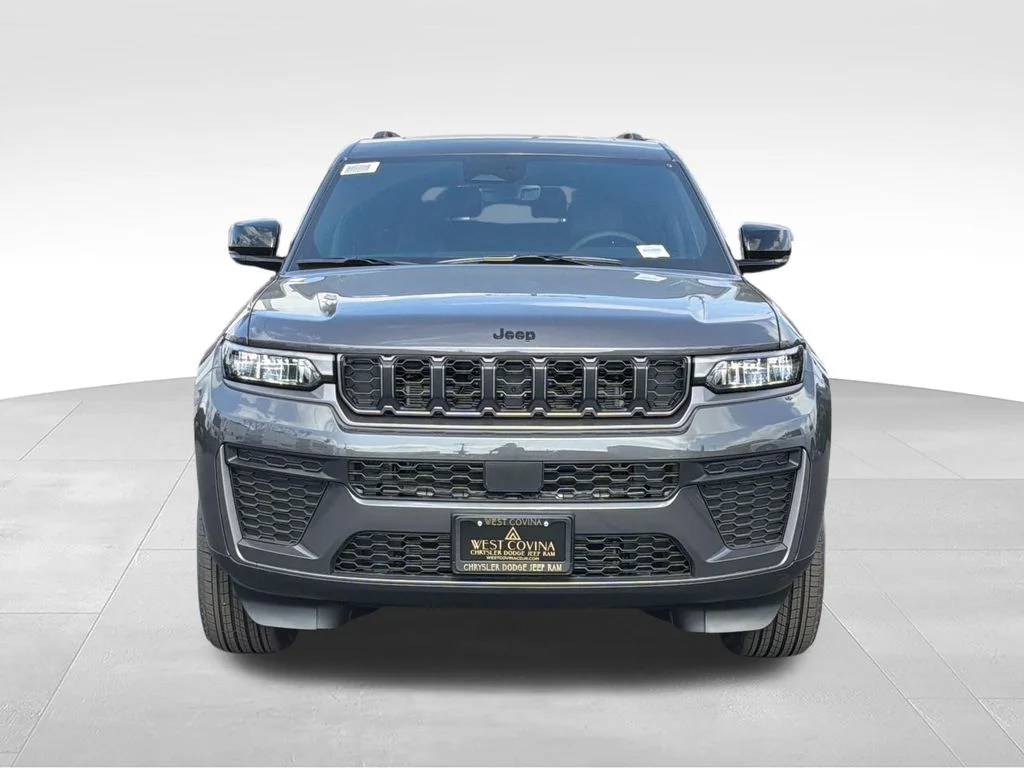 New 2026 Baltic Gray Metallic Clear-Coat Exterior Paint Jeep Altitude image 8