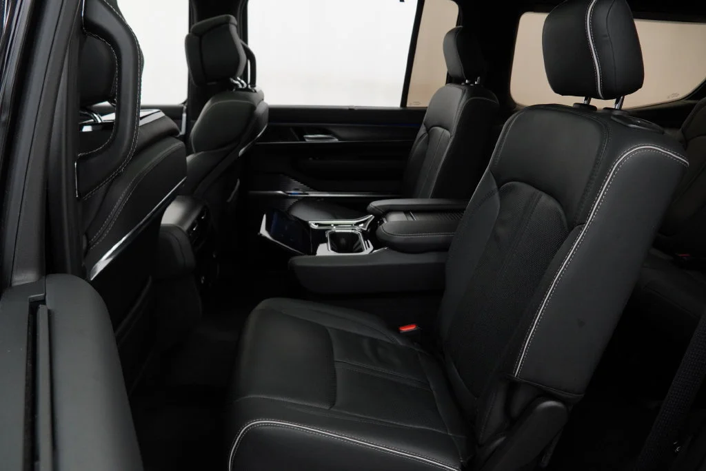 Used 2023 Black Jeep Series II image 21