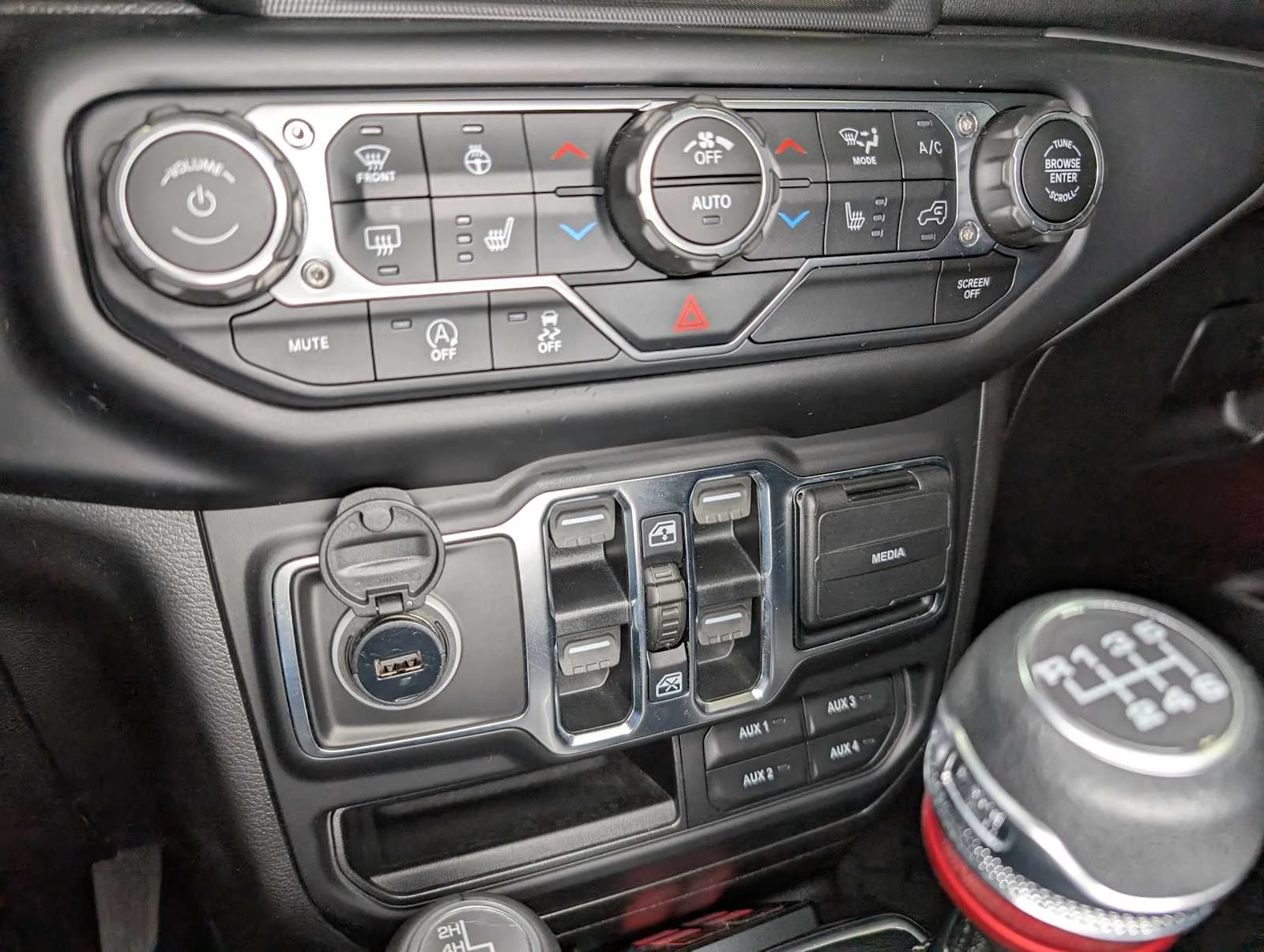 Used 2019 Firecracker Red Clearcoat Jeep Sahara image 37