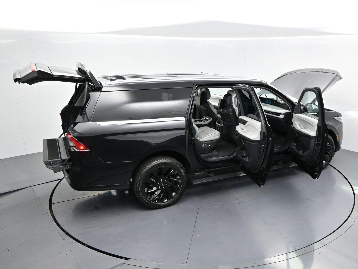 Used 2026 Infinite Black Metallic Clearcoat Lincoln Black Label image 56