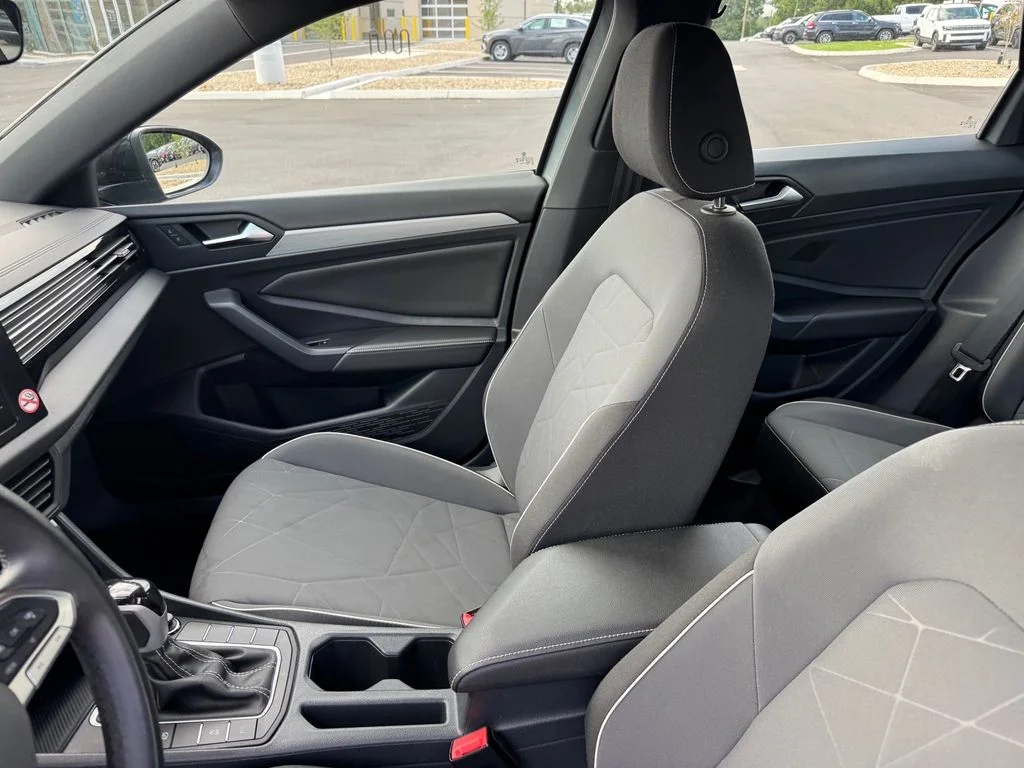 Used 2025  Volkswagen 1.5T Sport image 7