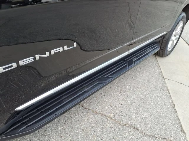 Used 2025 Onyx Black GMC Denali image 11
