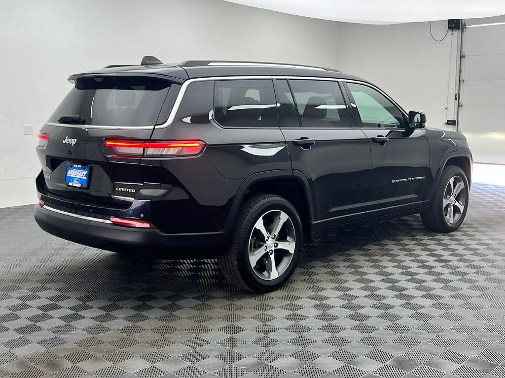Used 2023 Black Jeep Limited image 8