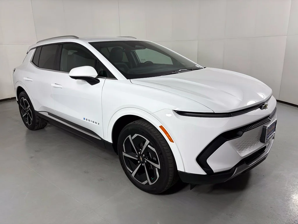 Used 2024 White Chevrolet LT image 2