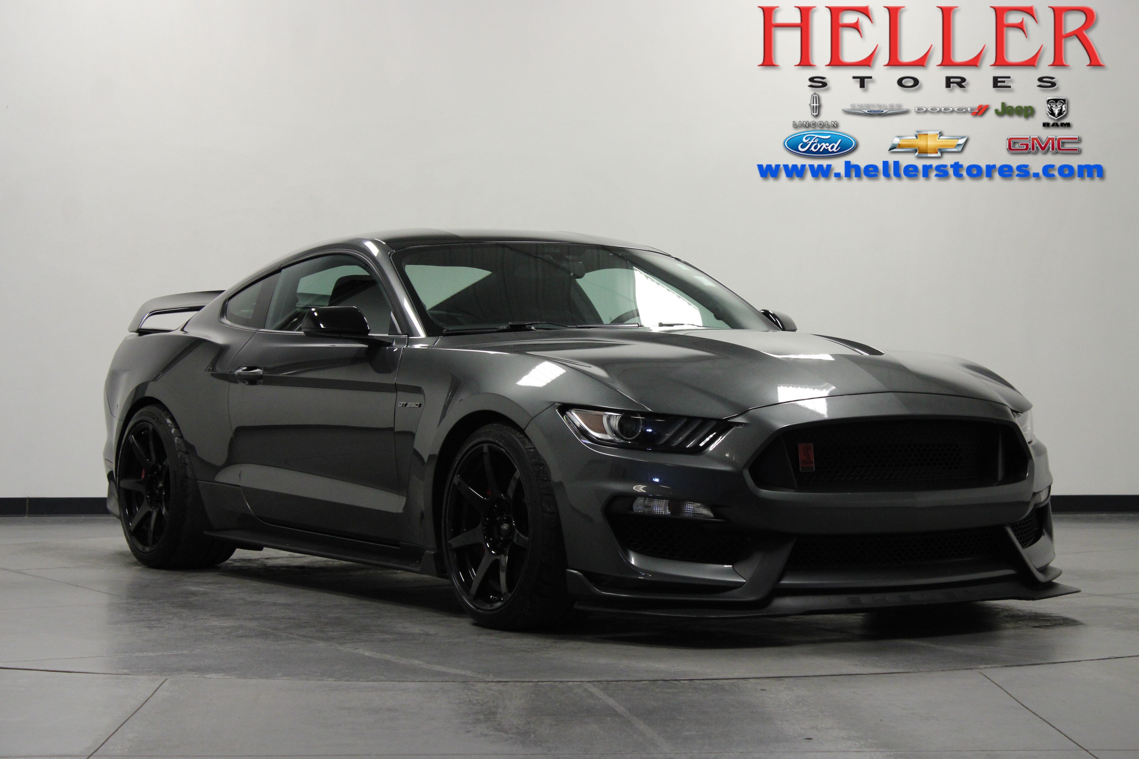 Used 2017 Magnetic Ford Shelby GT350R image 1