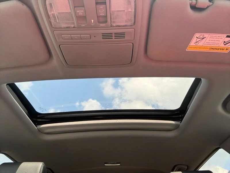 Used 2021 White Honda EX-L image 14