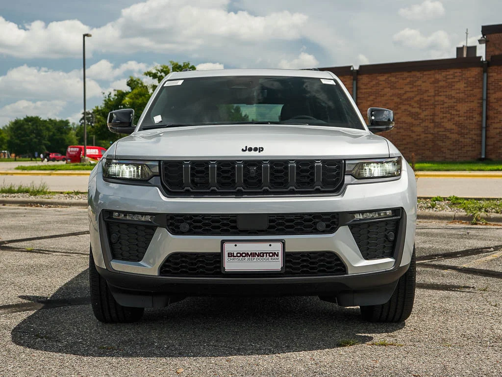 New 2026 Silver Zynith Jeep  image 2