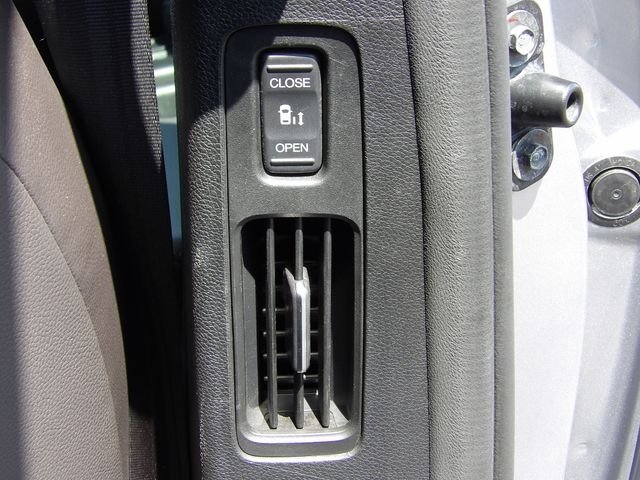 Used 2022 Lunar Silver Metallic Honda Touring image 54