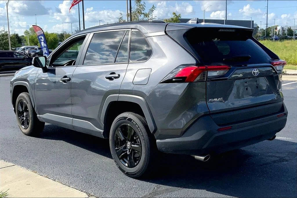 Used 2025 Toyota RAV4 XLE with VIN 2T3W1RFVXSW392255 for sale in Kansas City
