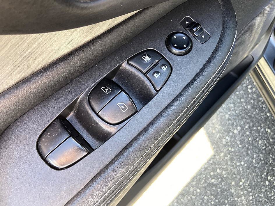 Used 2016 Gun Metallic Nissan S image 15