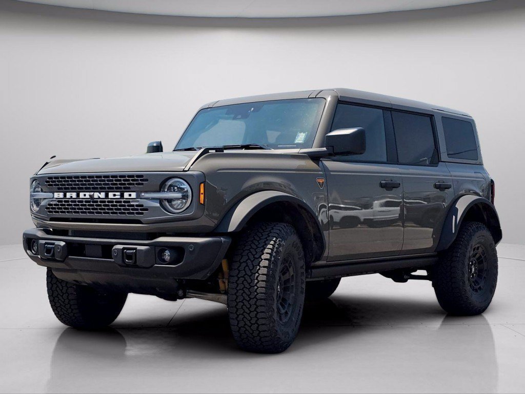 New 2026 Marsh Gray Ford Badlands image 22