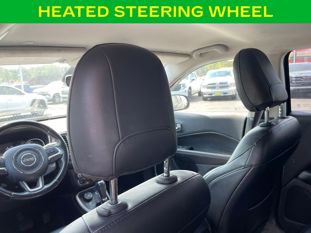 Used 2020 Granite Crystal Metallic Clearcoat Jeep Latitude image 10