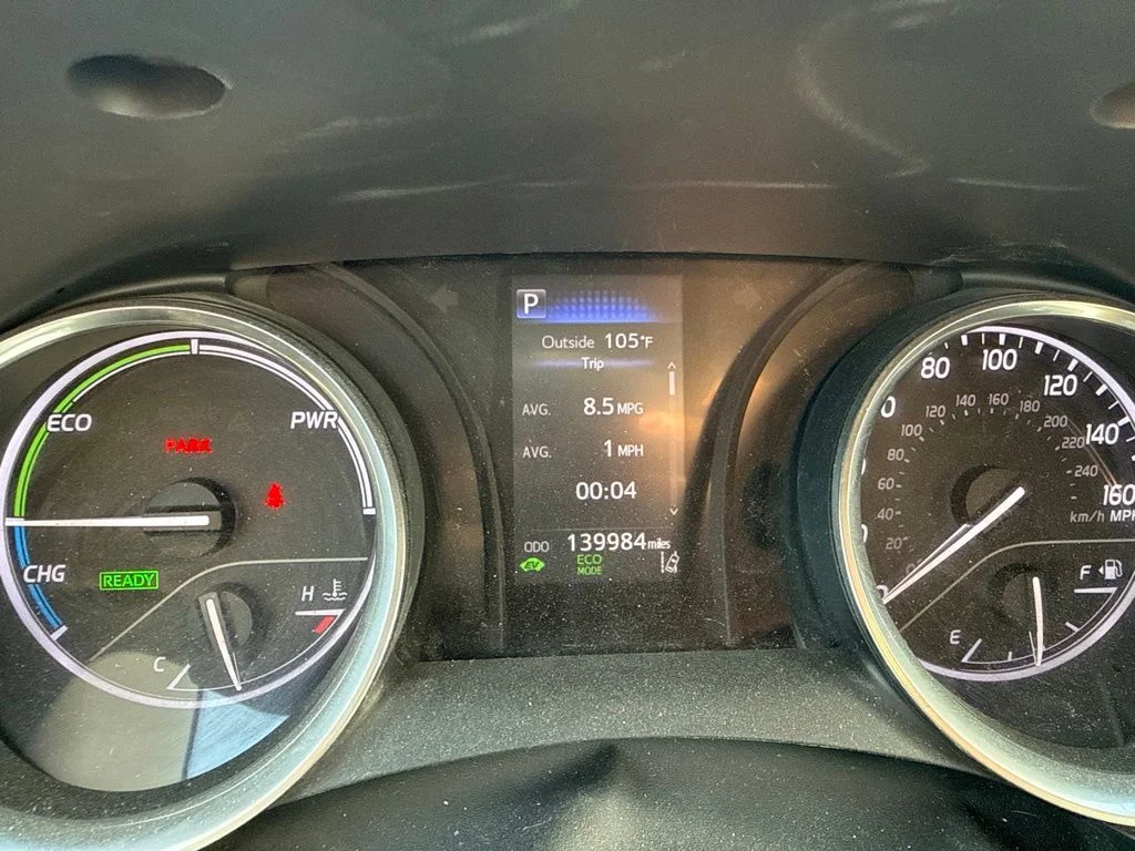 Used 2018 Super White Toyota LE image 22