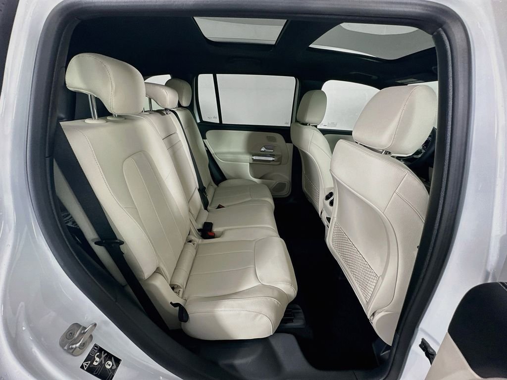 New 2026 Polar White Mercedes-Benz GLB 250 image 26