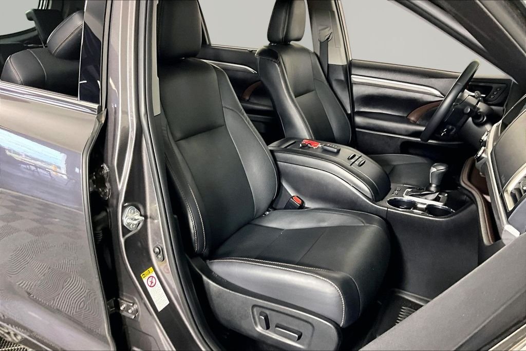 Certified Used 2019 Gray Toyota Limited image 28