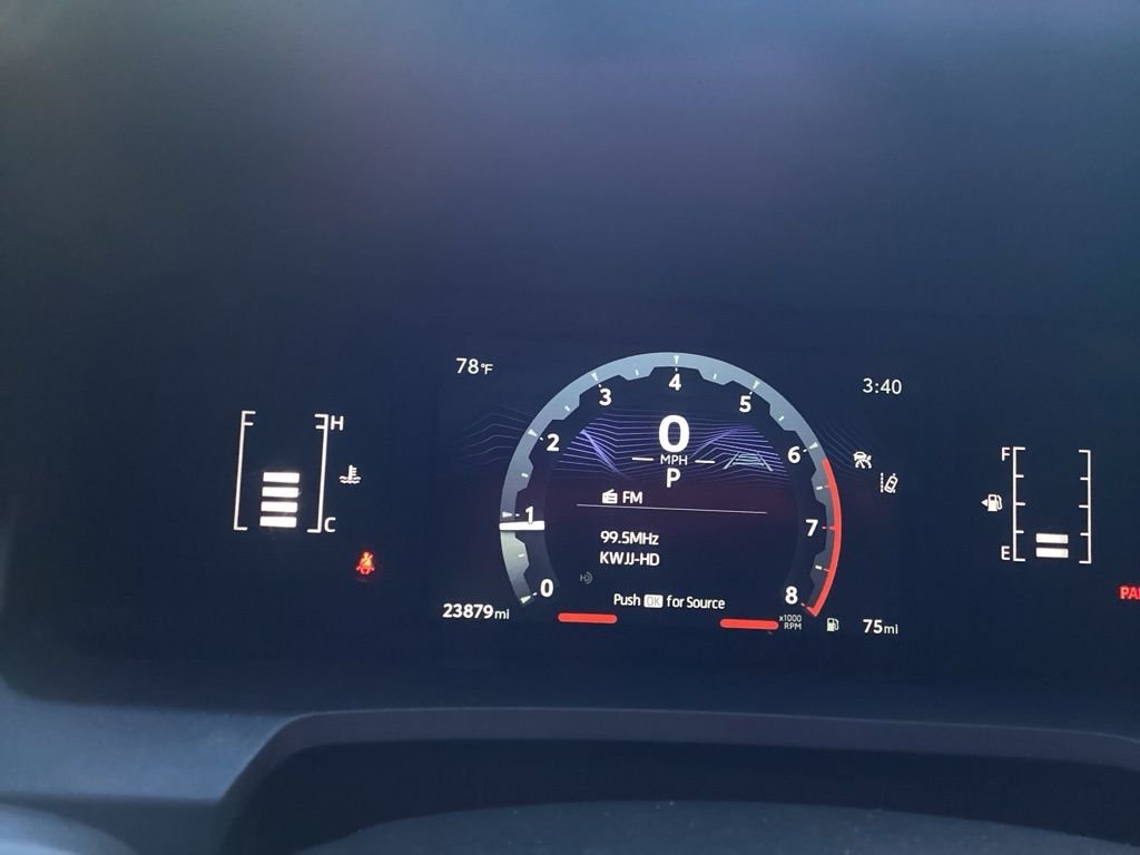 Used 2025  Toyota SR5 image 12