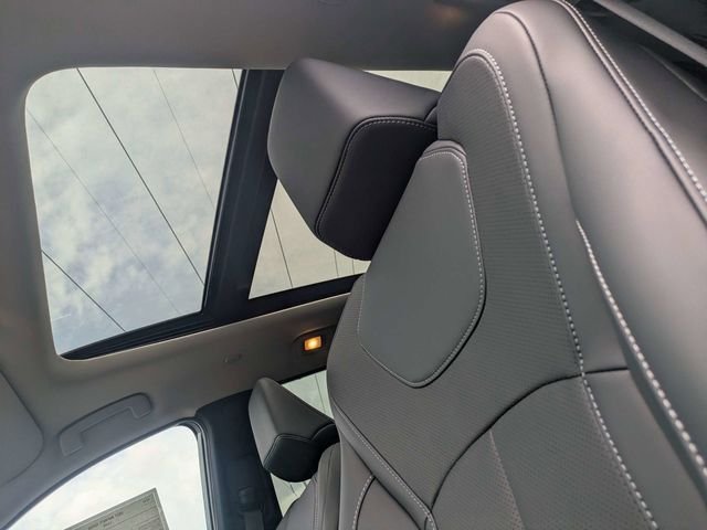 Used 2027 Gray INFINITI LUXE image 22
