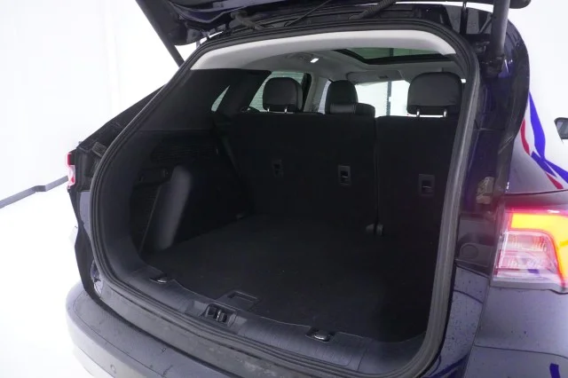 Used 2021 BLUE Ford SEL image 8