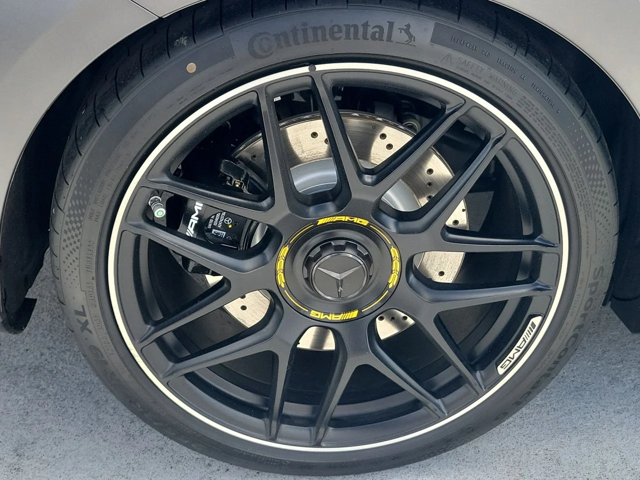New 2026 MANUFAKTUR Mountain Grey Magno Mercedes-Benz AMG® CLA 45 4MATIC® Coupe image 7