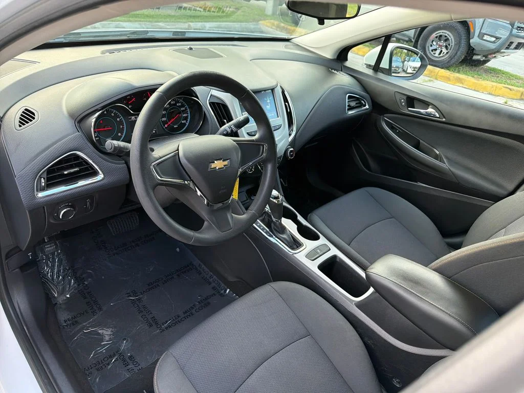 2018 Chevrolet Cruze LS - Photo 12