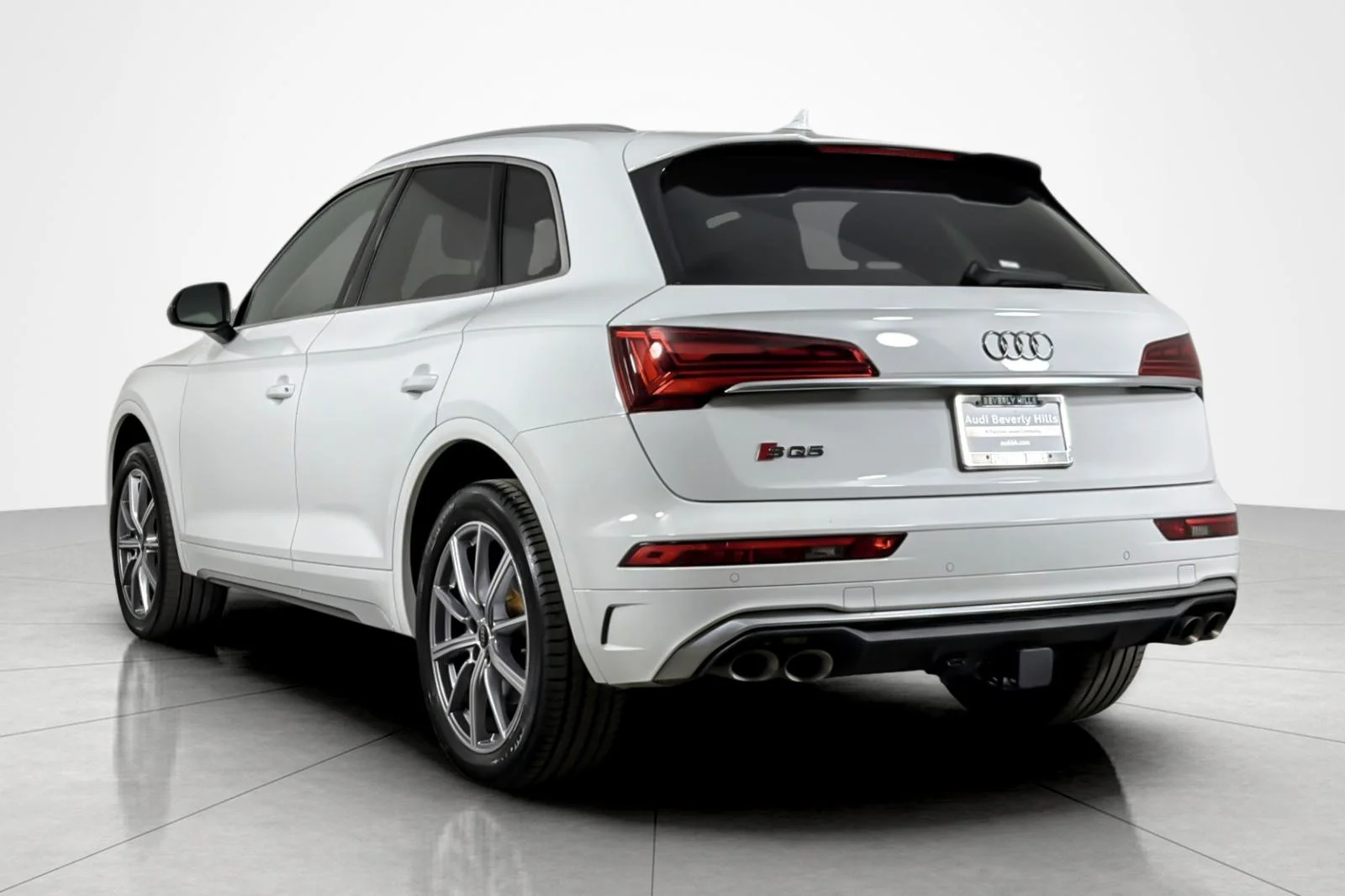 Used 2023 Ibis White Audi Premium Plus 3.0 TFSI quattro image 3