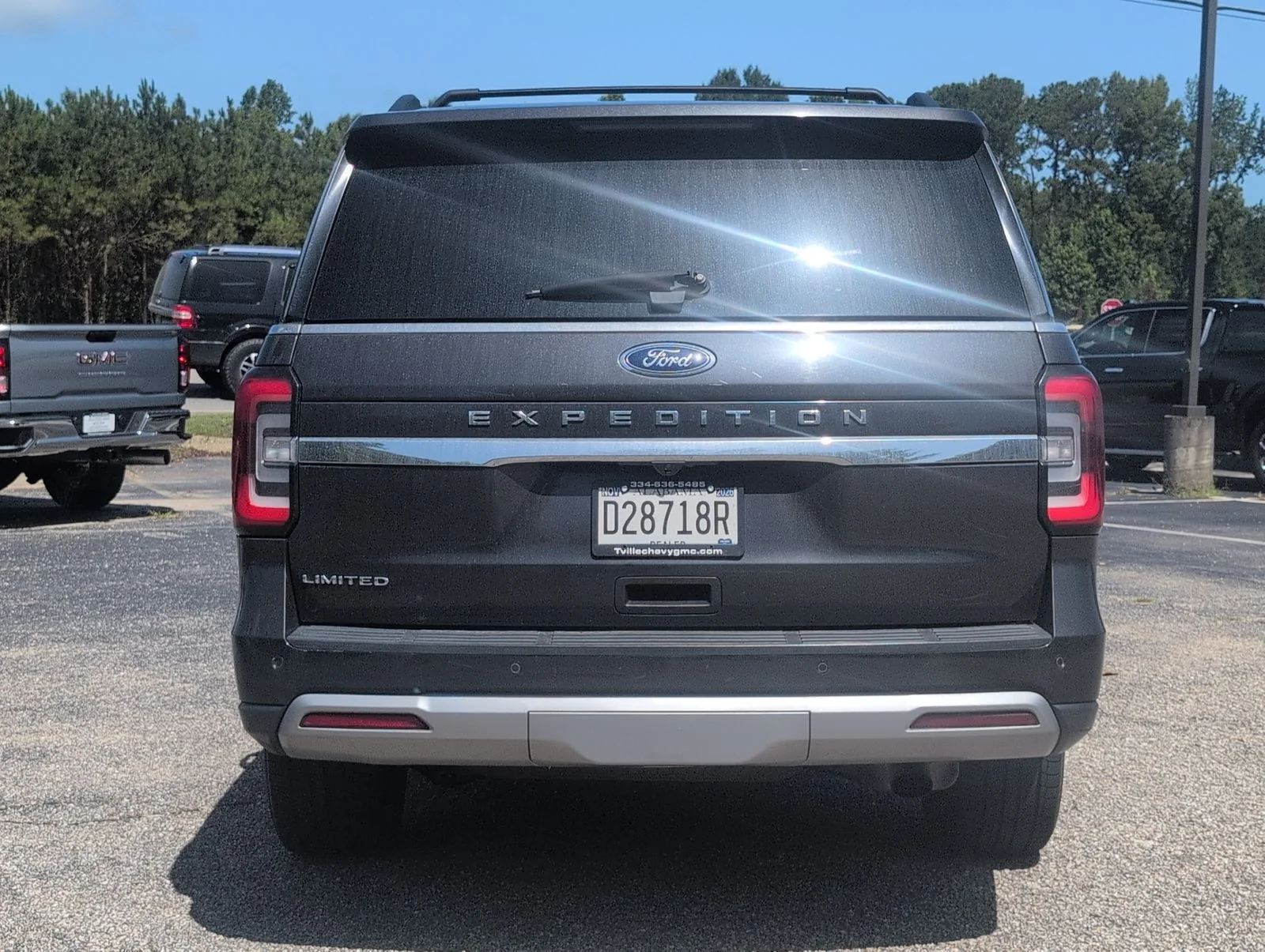 Used 2024 Gray Ford Limited image 4