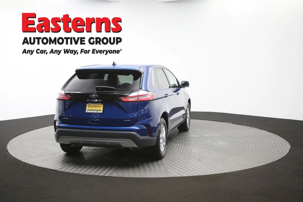 Used 2023 Blue Ford SEL image 39