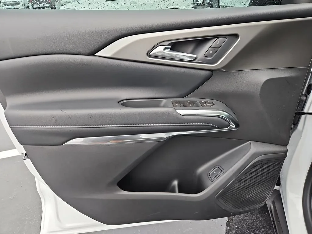 New 2026 Summit White Chevrolet LT image 15