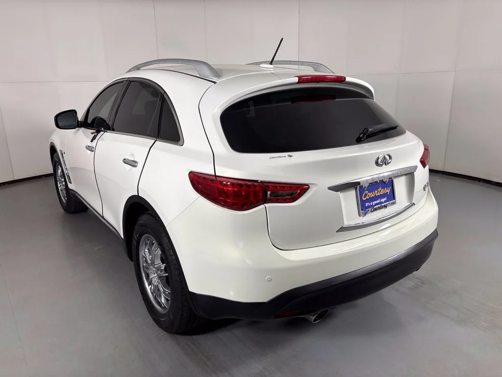 Used 2014 White INFINITI Base image 6