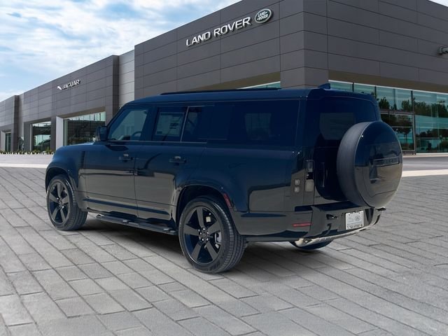 New 2026 Santorini Black Land Rover X-Dynamic SE image 3