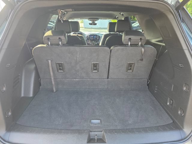 Used 2023 Silver Sage Metallic Chevrolet LT Leather image 4