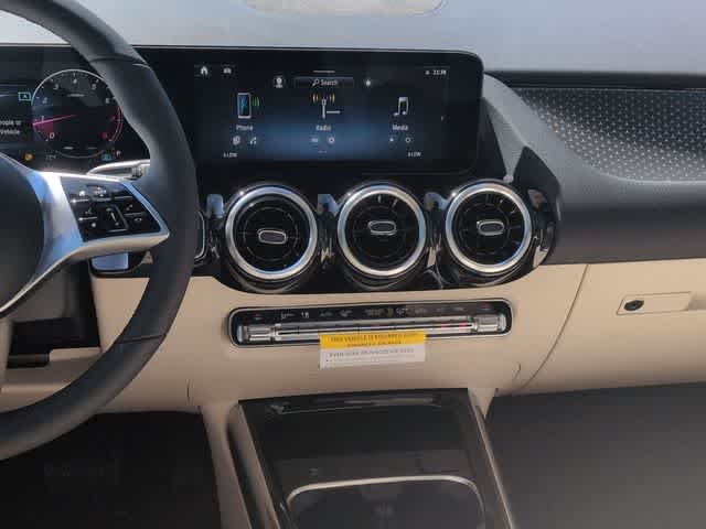 New 2026 Polar White Mercedes-Benz GLA 250 image 29
