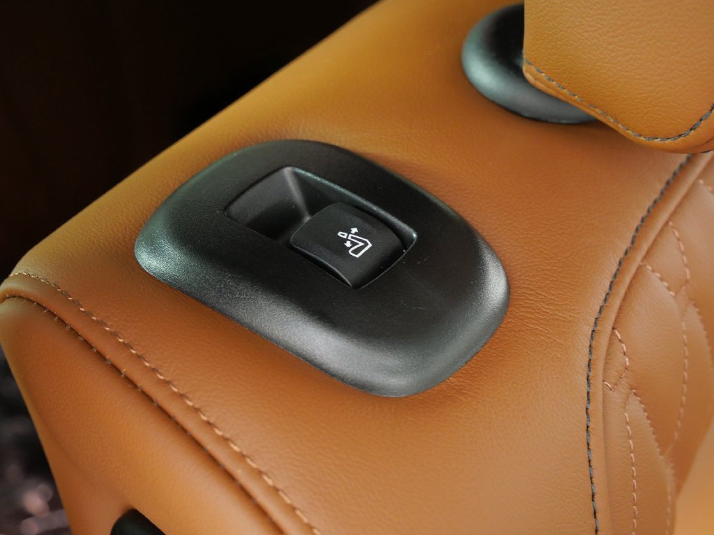 New 2027 Manhattan Green Metallic BMW xDrive40i image 28