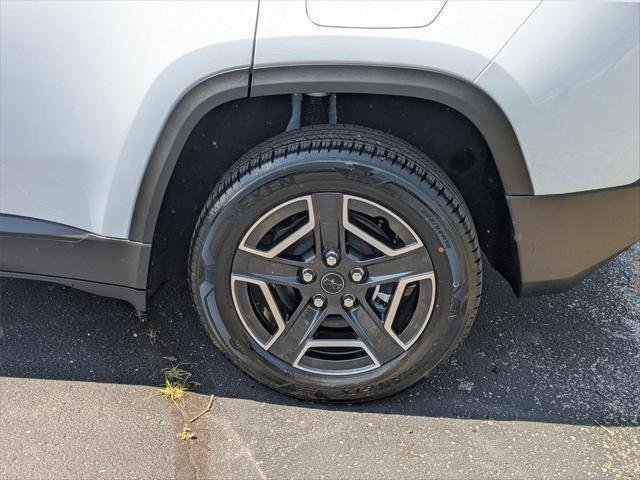 New 2026 Bright White Clearcoat Jeep Laredo image 9