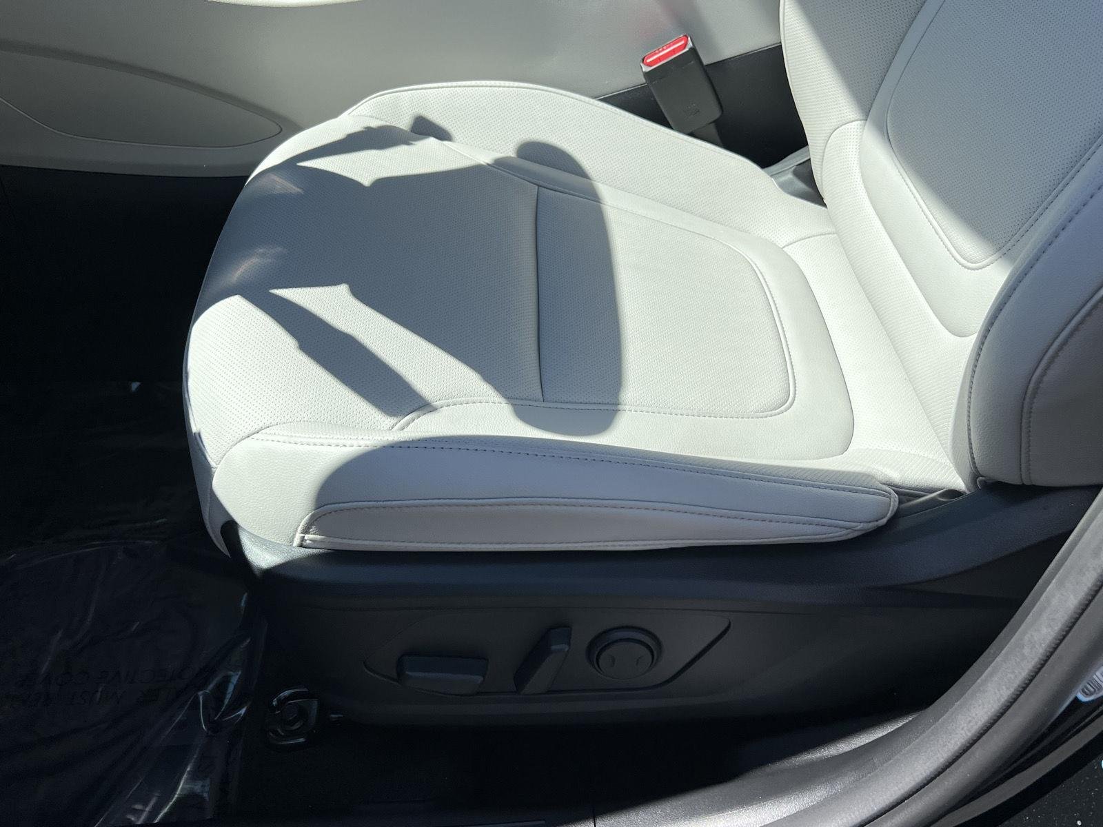 New 2026 Phantom Black Hyundai SEL Premium image 30