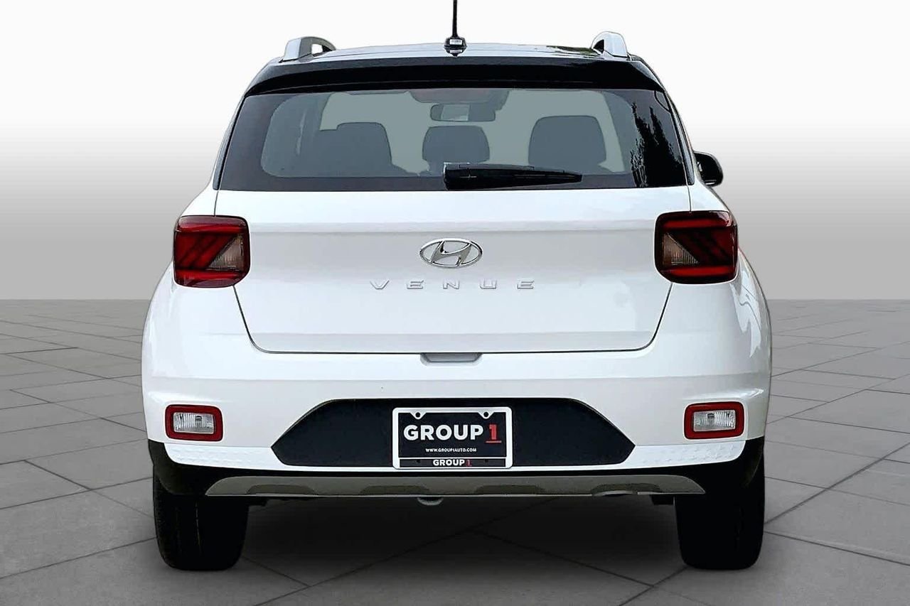 New 2026 Lunar White w/Black Roof Hyundai SEL w/Two-Tone Roof image 4