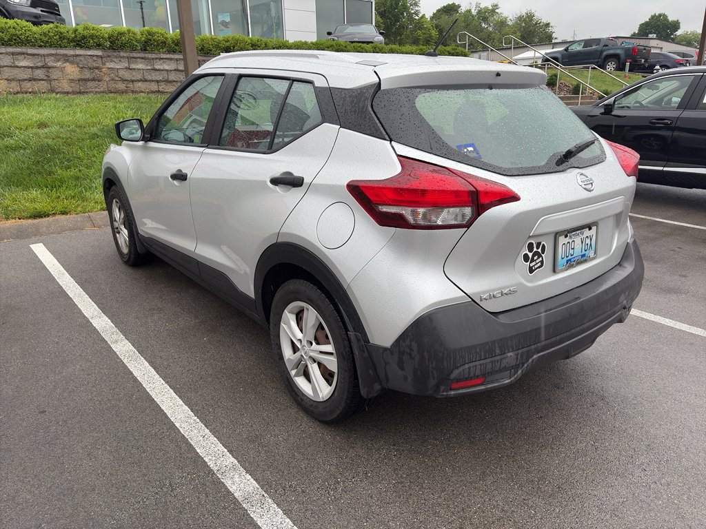 Used 2018 Brilliant Silver Nissan S image 6