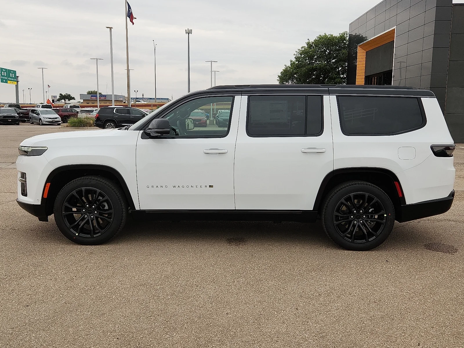 New 2026 Bright White Clearcoat Jeep SUMMIT OBSIDIAN 4X4 image 2