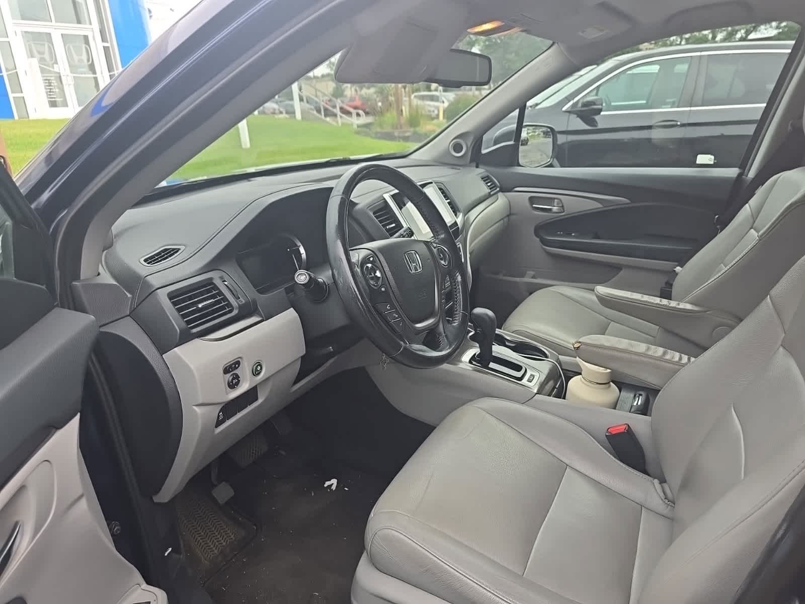 Used 2017 Blue Honda EX-L image 21