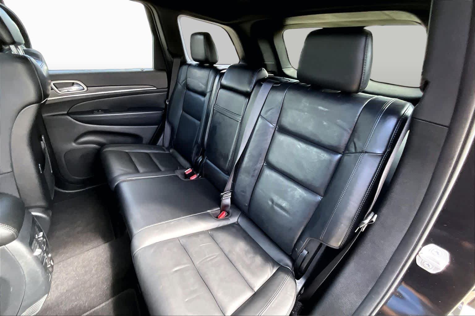 Used 2020 Diamond Black Crystal Pearlcoat Jeep Limited image 18