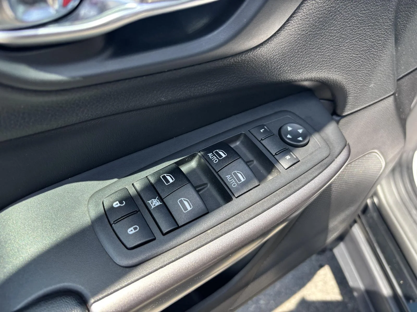 Used 2019 Diamond Black Crystal Pearlcoa Jeep Latitude Plus image 13